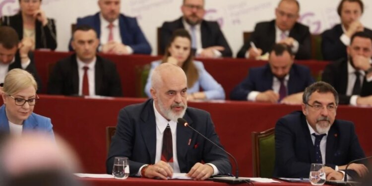 Ekskluzive: Detajet e mbledhjes së grupit të PS, Rama: Kush nuk voton Reformën territoriale le të ikë