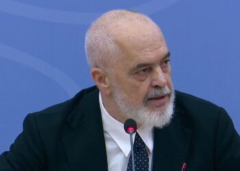 Ëndërrojnë 21 janari të kthehet prapë / Rama: PD strehë për protestuesit me maska