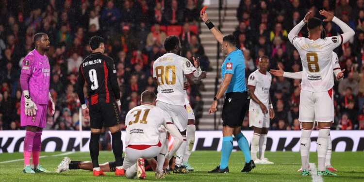 Europa League/ Milani bie pa kushte në Angli, një tjetër kuqezi mposht skuadrën e Amorimit me tre gola