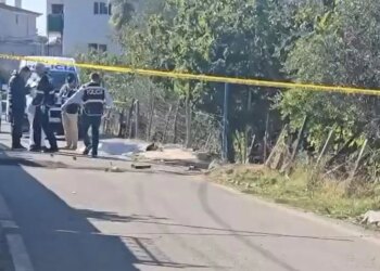 FOTO/ Punonjës ushtarak vrau dy vëllezërit me armën e shërbimit dhe plagosi rëndë të tretin