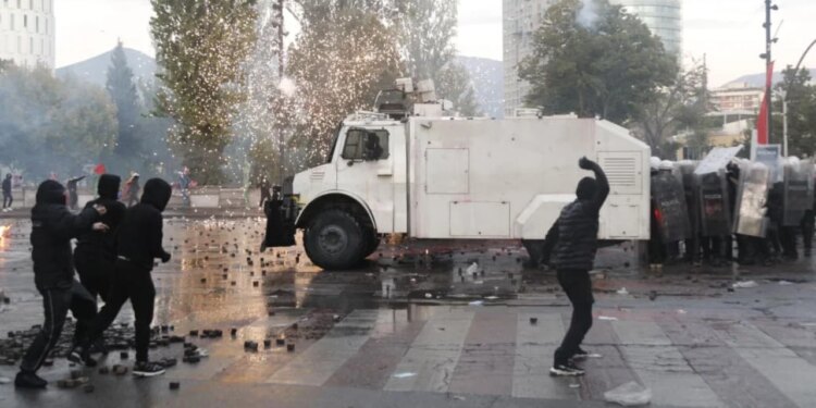 Fëmijët janë përgjegjësi e përbashkët, duhet të mbrohen — Ministria: Dhuna në protestën rinore kërkon menaxhim sipas standardeve evropiane