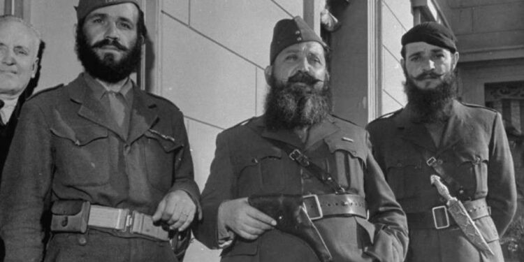 Fondacioni Çamëria reagon: Portreti i Napoleon Zervës në Derviçian, provokim i rëndë ndaj shqiptarëve