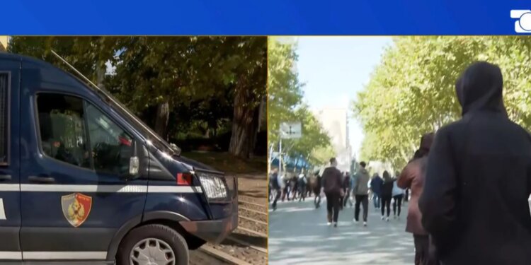 Frikë nga grumbullimi i protestuesve, Policia zhvendoset te Kuvendi dhe blindon hyrjet