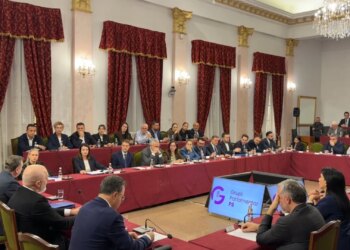 Grupi Parlamentar i PS ofron dialog; Balla: Studentët duhet të dëgjohen, Kryeministri i ka ftuar në tryezë