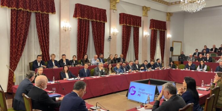 Grupi Parlamentar i PS ofron dialog; Balla: Studentët duhet të dëgjohen, Kryeministri i ka ftuar në tryezë