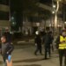 Hedhja e gurëve drejt Kryeministrisë, policia ndërhyn me ujë për të shpërndarë protestuesit dhe nisin shoqërimet
