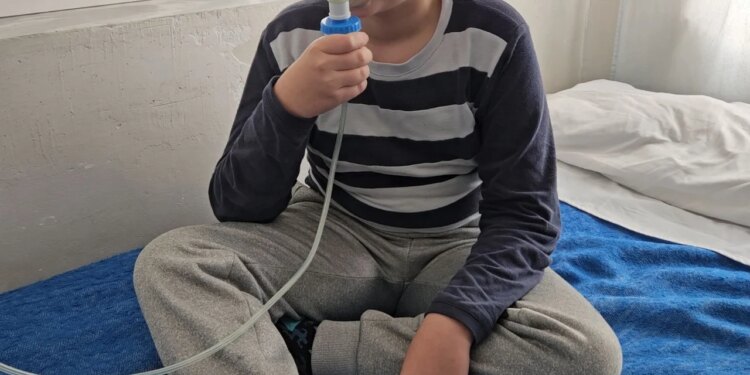 Helmimi në kopshtin e Korçës: Disa fëmijë në spital, babai i njërit thotë prindërit tentuan të telefonojnë drejtoreshën