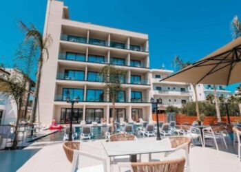 Hiqet sekuestro e hotelit në Sarandë, gjykata: Ka leje ndërtimi dhe numër prone të ndryshme