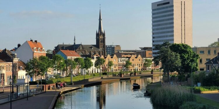 Holanda planifikon të shkurtojë 25 mijë vende pune në sektorin publik për të kursyer 3.5 miliardë euro