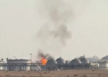 Houthit iu përgjigjen Jemenit dhe Arabisë Saudite, godasin objektet e naftës në Riad