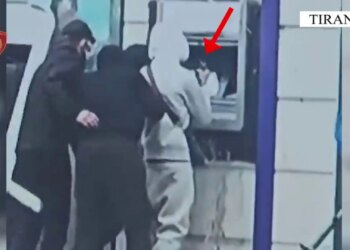 Identifikohet dhe ndalohet 15-vjeçari që para 4 ditësh tentoi të vidhte bankomatin gjatë trazirave në Tiranë