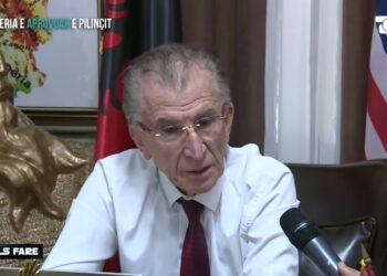 Intervista e Fiks Fare: Pilinci shpall veten kryeministër, formon kabinetin dhe emëron zv.ministren e Energjisë