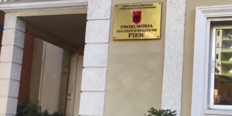 Jepet masa sigurie për 14 persona në Fier për veprimtari financiare pa licencë; 11 në arrest shtëpie