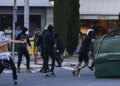 Kaos në Bilbao: Incidente, arrestime pas anulimit nga influencuesi i ekstremit të djathtë; të kapuçur dogjën makina