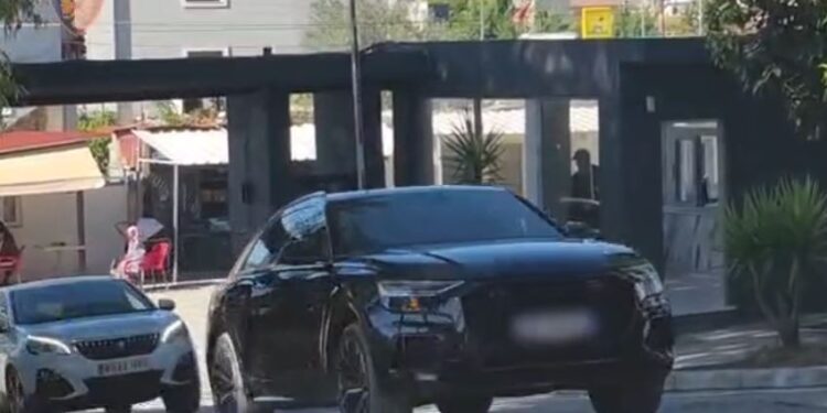 Kapet me heroinë dhe kokainë pranë shkollës së mesme në Lushnje; arrestohet 31-vjeçari, sekuestrohet Audi 50 mijë euro
