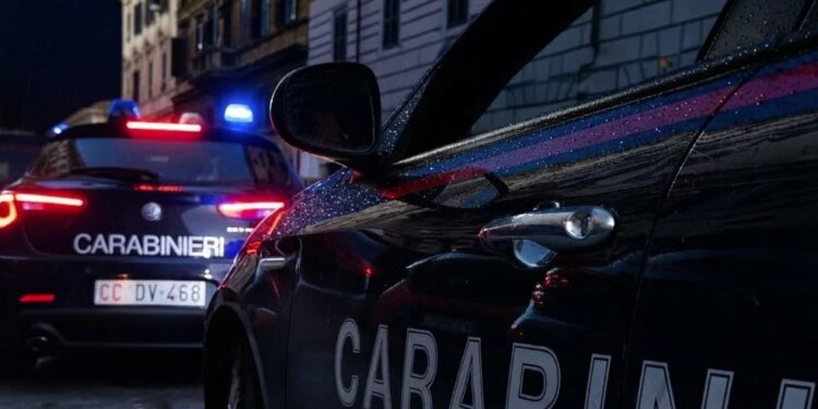 Karabinierët ndërhynë dhe arrestuan 39-vjeçarin për tentativë vjedhjeje; ai ndërron jetë në duart e tyre, nisin hetimet