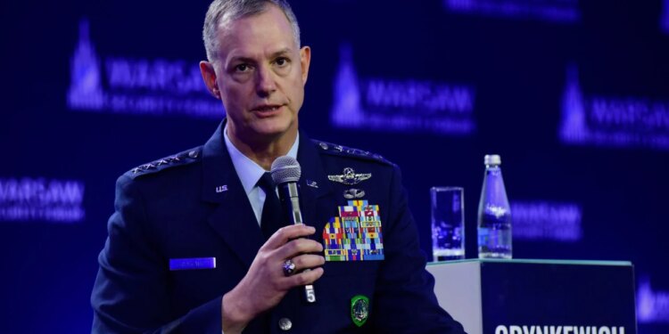 Komandanti i NATO-s paralajmëron Rusinë: Nuk duam luftë, por në rast të sulmit, do të luftojmë