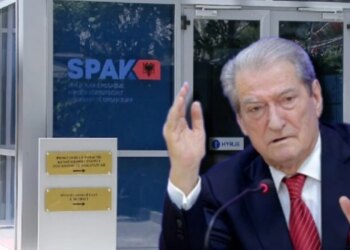 Kushtetuesja pranon pjesërisht kërkesën e Berishës; çështja rikthehet në Gjykatën e Lartë