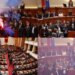 Kuvendi mbyllet në tym e kaos opozitar; 4 deputetë përjashtohen, Rama, Balluku në votim për Bankën e Shqipërisë