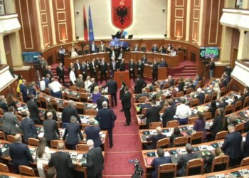 Kuvendi miratoi ndryshimet territoriale: nga Tirana në Gjirokastër, si ndryshon harta e Shqipërisë