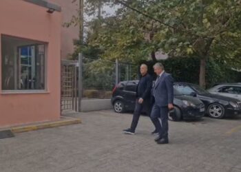 LAJM I FUNDIT/ Artan Gaçi paraqitet në SPAK, shoqërohet nga avokati; lajmin konfirmon Anila Hoxha e Top Channel