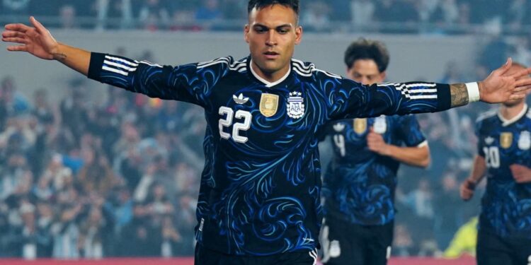 Lautaro Martinez vendos rekord me Argjentinën, shënon një tjetër gol dhe arrin podium absolut