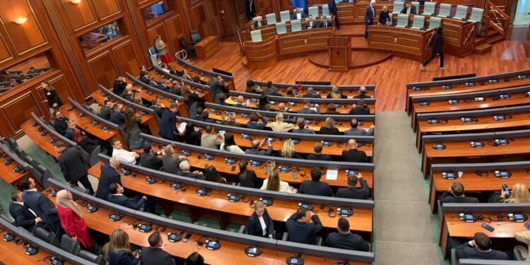 Live/ Kuvendi i Kosovës mblidhet mesnatën, dy emra për Presidente, votohet edhe për Specialen