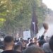 Live: Tensionohet situata në Ministrinë e Arsimit; pas 60 minutash ndërhyn policia, një protestuese në gjak