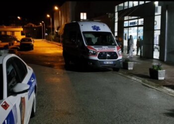 Makina përplas biçikletën e 40-vjeçarit në Berat dhe ikën; policia sekuestron kamerat e sigurisë, i plagosuri te Traumë