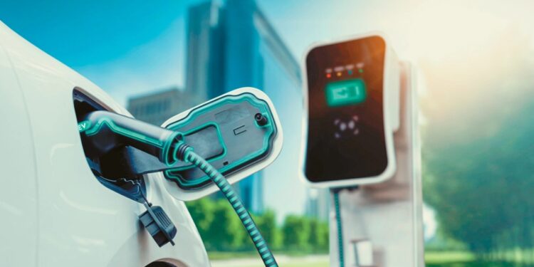 Makinat elektrike kineze pushtojnë tregun, Britania shqyrton vendosjen e tarifave