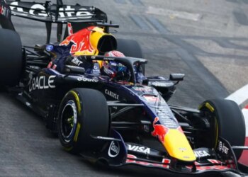 Max Verstappen i pandalshëm pas Garës Sprint fiton edhe pole position në Singapor