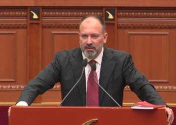 Mazniku i përgjigjet opozitës: Dogjët 41% të mandatit të Komisionit; bashkim për kompetenca e financa