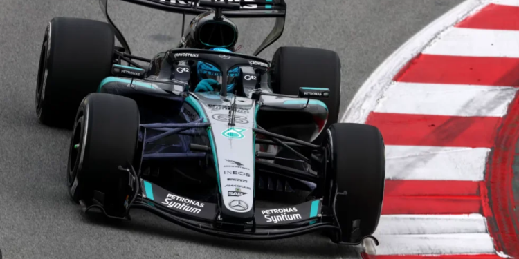 Mercedes tallet me Ferrarin në rrjetet sociale, por del huq, fshin gjithçka pas tërheqjes së Russell