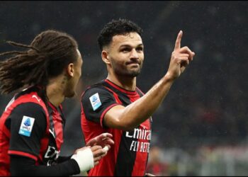 Milan fiton me drithërima, gjunjëzon Atalantën e Maurizio Sarrit