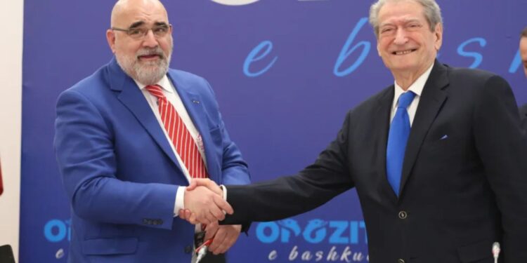 Mother Jones: Berisha në SHBA, Departamenti i Shtetit e quajti të korruptuar; zyrtarët Trump e pritën në Dallas