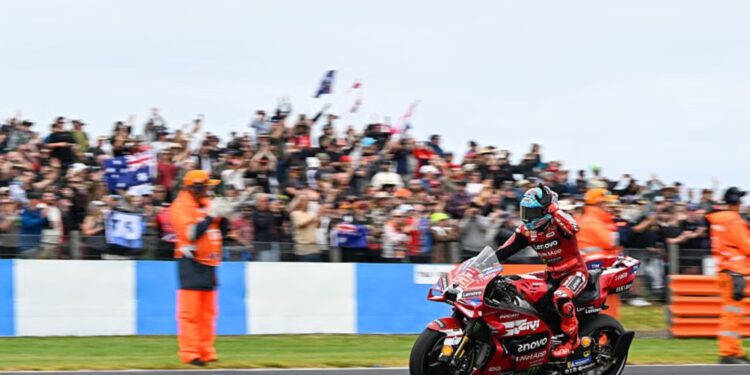 MotoGP: Marc Marquez bën një hap, fiton Garën Sprint në Phillip Island, rrëzohet Martin