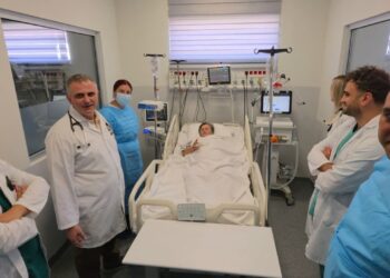 Ndërhyrje e rrallë në aortë: Ekipi i spitalit Memorial vendos endoprotezën, pacientja drejt rikuperimit