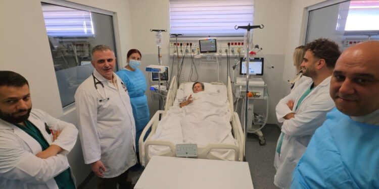 Ndërhyrje e rrallë në aortë: Ekipi i spitalit Memorial vendos endoprotezën, pacientja drejt rikuperimit