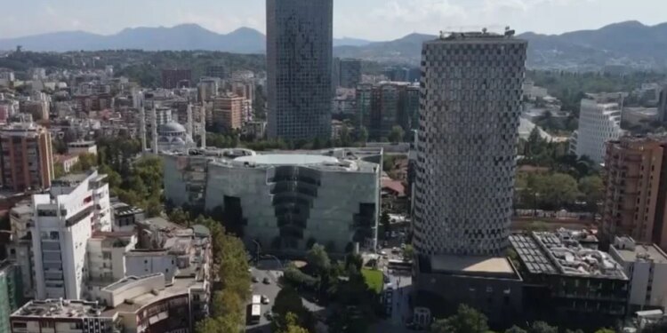 Ndjesia ekonomike rritet lehtë në shtator; ndërtimi mban treguesin, bien industria, shërbimet dhe tregtia