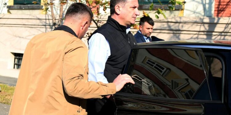 Ndryshojnë kushtet e qëndrimit në burg për Erion Veliajn: dalje vetëm për ajrim, vendoset në qeli të veçantë