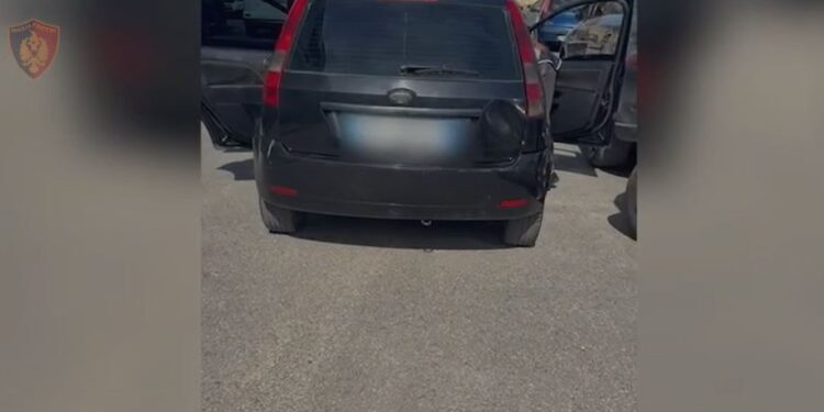 Në Vlorë, arrestohet 17-vjeçari me doza kokaine e kanabisi pranë shkollës; bashkëmoshatari procedohet