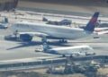 Në aeroportin e Los Anxhelosit ka panik, dy avionë përfshihen në një aksident në pistë