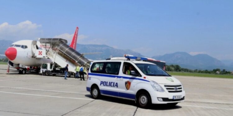 Nga Gjermania ekstradohet 29-vjeçari shqiptar i kërkuar ndërkombëtarisht si anëtar i grupit të strukturuar kriminal