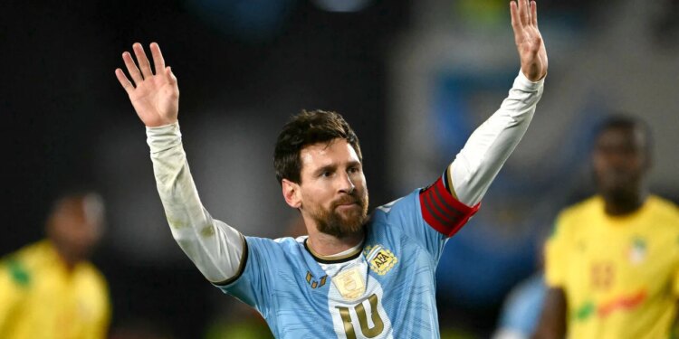 Nga Maradona te Messi — Legjendat largohen, por futbolli gjithmonë gjen pasues