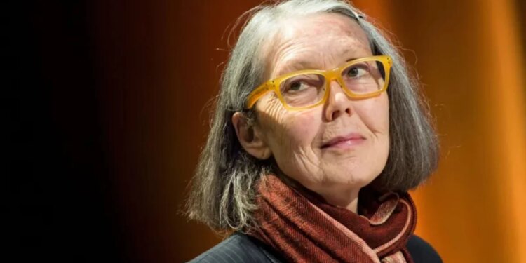 Nga poezia te tradita klasike: poetja kanadeze Anne Carson fiton Çmimin Nobel në Letërsi
