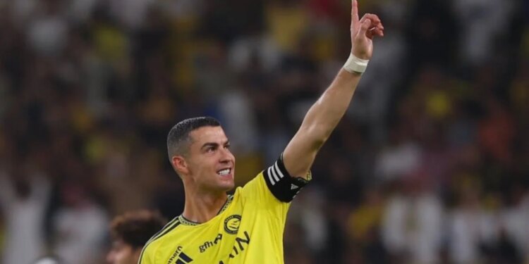 Një tjetër gol për legjendën: Ronaldo i afrohet shifrës që do të trondiste historinë e futbollit