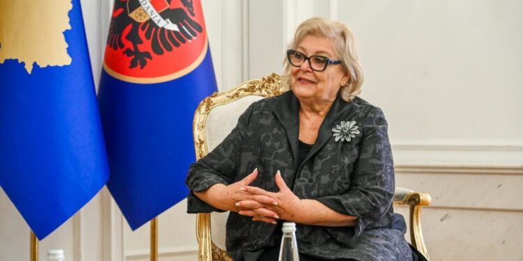 Nuk ka kompromis kur jeta vihet në rrezik — Vrasja në Pejë, Presidentja Pula: Hetim për dështimin e institucioneve