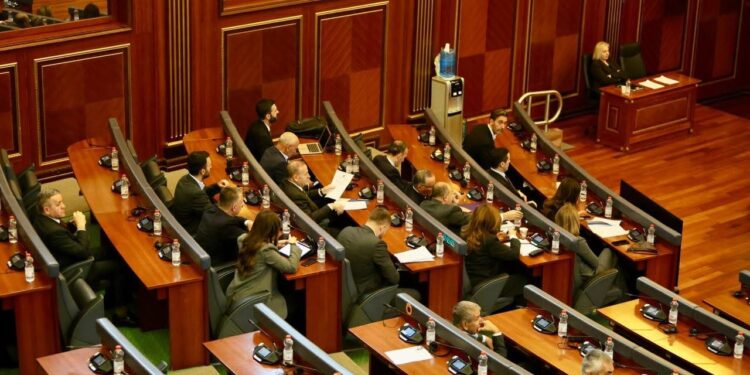 PDK i kërkon presidentes të kthejë në Kuvend për rishqyrtim Ligjin e ndryshuar për Dhomat e Specializuara