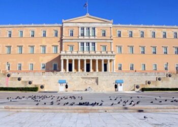 Panik në Athinë pas njoftimit për bombë brenda Parlamentit, autoritetet në alert