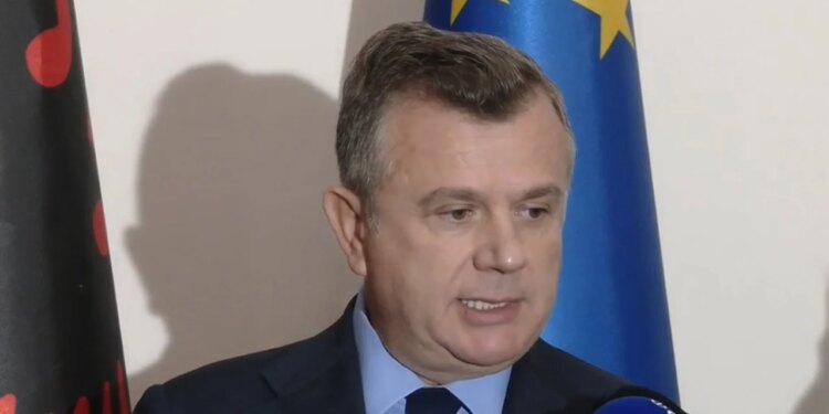 Pas mbledhjes së PS-së, Balla: Gjaku i policëve, gjak i shtetit; të miturit mos përdoren mish për top